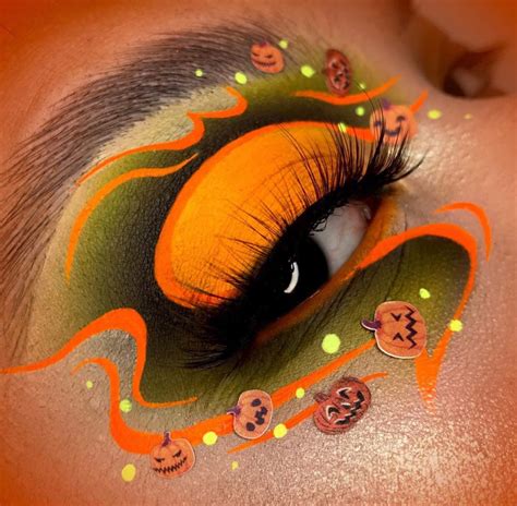 15 Incredible eyeliner ideas to celebrate Halloween or the Day of the Dead - World Stock Market