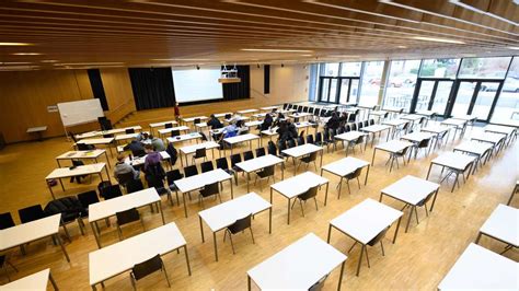 Baden W Rttemberg Notbremse Auch F R Schulen Schlie Ungen Im Gespr Ch