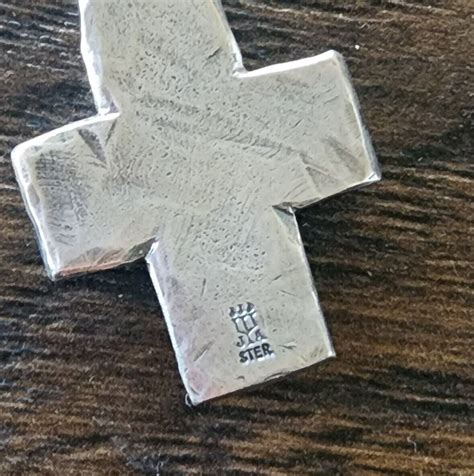 Retired James Avery Textured Raised Cross Pendant Wit Gem