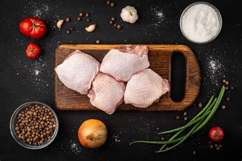 Cuisse De Poulet Cru Photo Premium