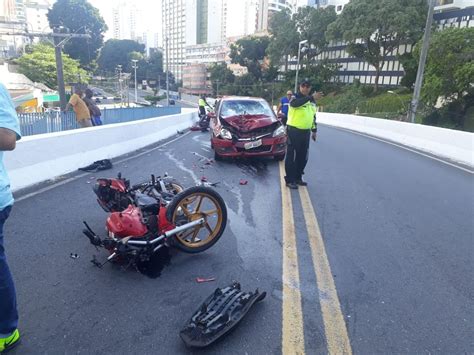 Motociclista Fica Ferido Após Acidente No Bairro Do Canela Em Salvador