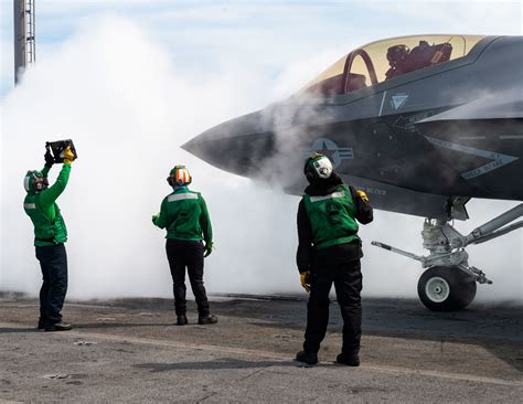 DVIDS - Images - USS Carl Vinson (CVN 70) Conducts Flight Operations [Image 3 of 3]