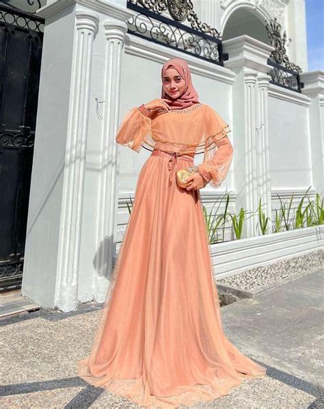 10 Referensi Dress Pesta Hijab Ala Princess Disney