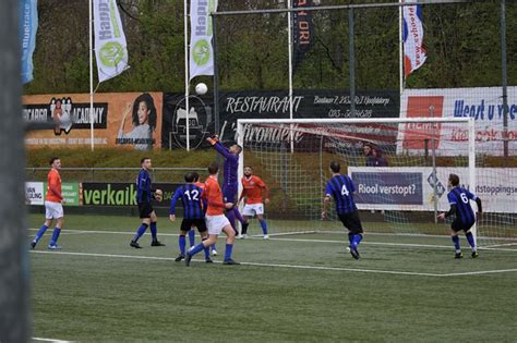 Vitesse Laat Weer Punten Liggen Nu Tegen Laagvlieger Hoofddorp