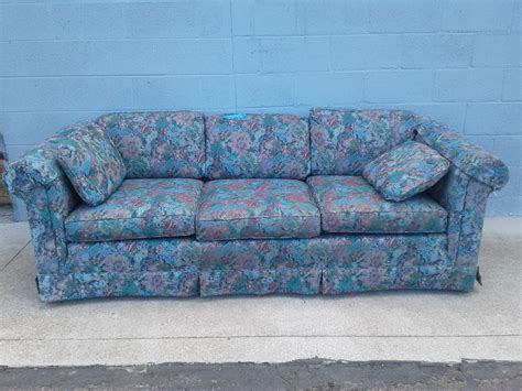 Lot Detail - Vintage Floral Sofa