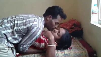 Chennai Plumber Tamil House Wife Aunty Mulai Sappum Sex Video