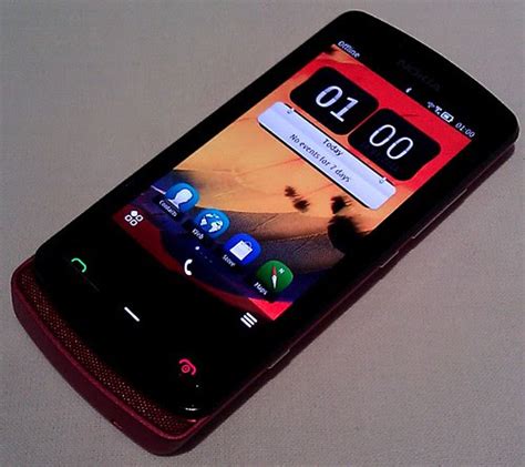 Nokia 700 Price, Specs, Photos, Video - In the Flesh! Initial ...