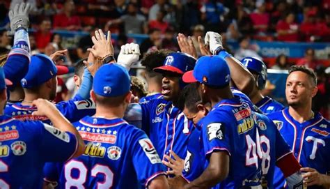 Venezuela Presenta Sus Guerreros Roster De Tiburones De La Guaira Para