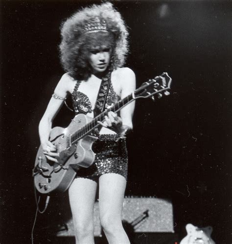 The 10 Best Female Guitarists Of All Time Higher Hz