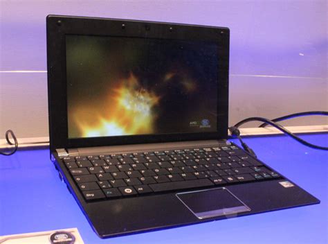 Sapphire's first netbook runs on Atom N450