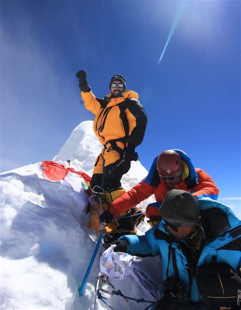 How Difficult Is It To Climb Everest Without Oxygen