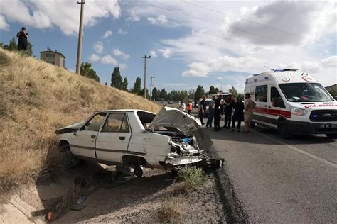 Sivas ta Trafik Kazasında 1 Ölü 4 Yaralı Son Dakika