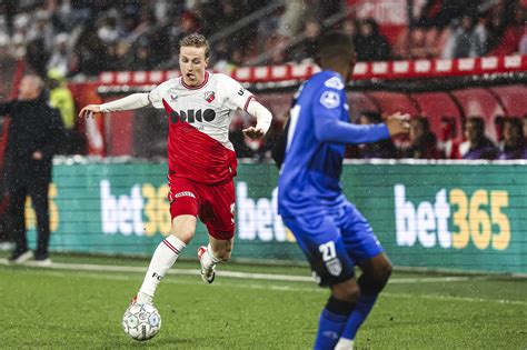 Zegereeks Uitgebreid Fc Utrecht Klopt Heracles Almelo