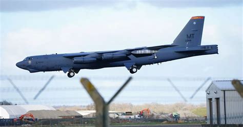 Watch as bombs loaded on USAF B52 bomber before mission - Wales Online