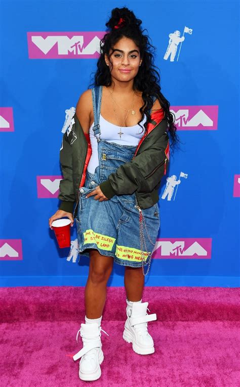 Jessie Reyez From Mtv Vmas 2018 Risky Red Carpet Looks E News