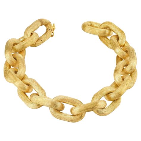 18k Yellow Gold Oversized Link Bracelet Florentine Finish For Sale At