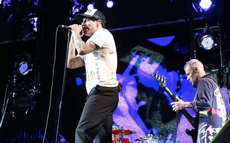 Red Hot Chili Peppers v Praze zahráli novinky i osvědčené hity Kultura Lidovky cz