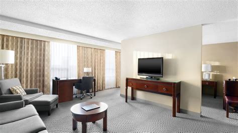 Hotel Rooms & Amenities | Sheraton Cavalier Saskatoon Hotel