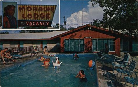 Mohawk Lodge Indian Point Branson, MO Postcard