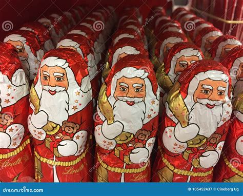 Chocolate Santa Claus De Lindt Fotografia Editorial Imagem De