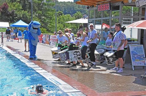 Stunden Schwimmen Viele Rekorde Im Wasser Meiningen Ins Dth Ringen