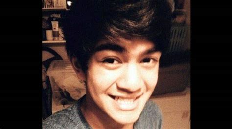 Su Padre Le Rechaza Por Gay Y Facebook Reacciona Shangay