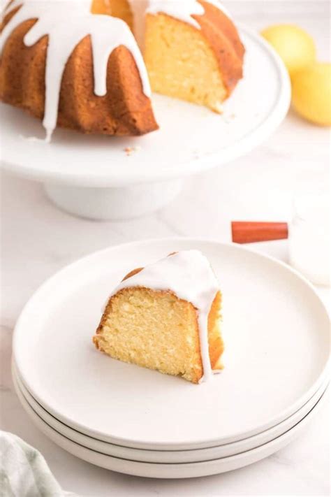 Easy Old Fashioned Lemon Sour Cream Pound Cake Margin Making Mom