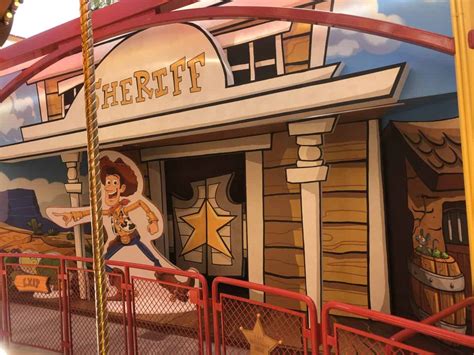 Photos Video Jessie S Critter Carousel Makes Its Big Debut At Disney