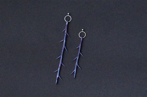 С Е Р Ь Г И > серьги из стали с сердцем и слезой купить в интернет-магазине