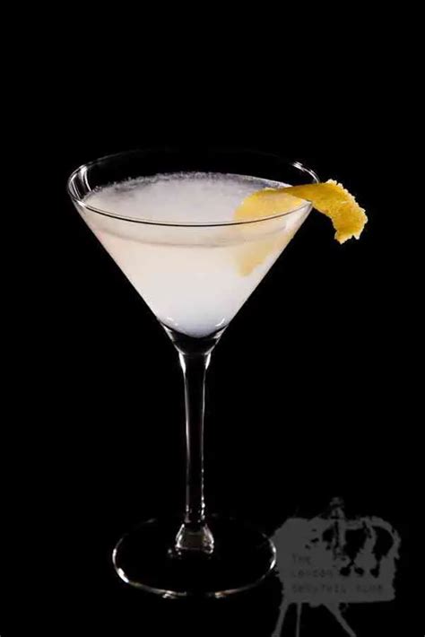 White Lady recipe ingredients - How to make a White Lady cocktail drink