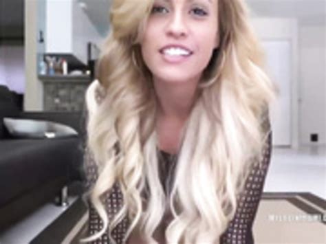 Kelsi Monroe Naked Twerk Outside OF