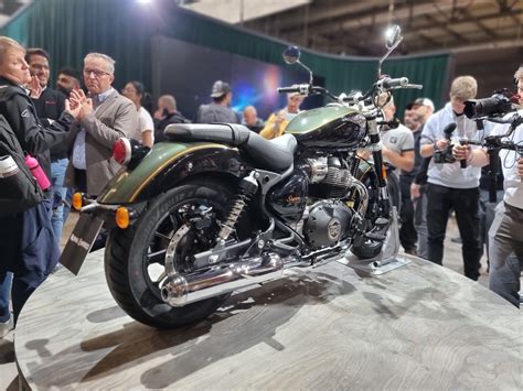 Salon De Milan Royal Enfield Super Meteor En