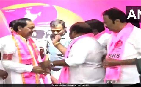 Ahead Of Telangana Polls Ex Minister Congress Leaders Join Kcrs Party