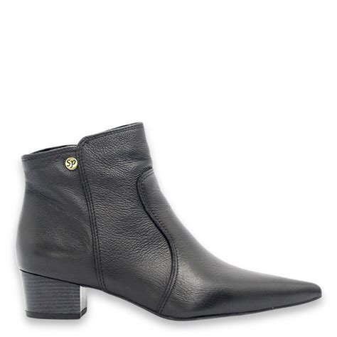 Bota Bico Fino Cano Curto - Bota Feminina Bico Fino Cano Curto Couro Salto 4 CM Preto Spinelli