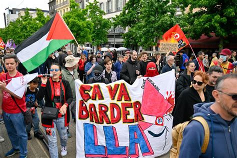 Retour En Images Clermont Ferrand Se Mobilise Contre L Extr Me Droite