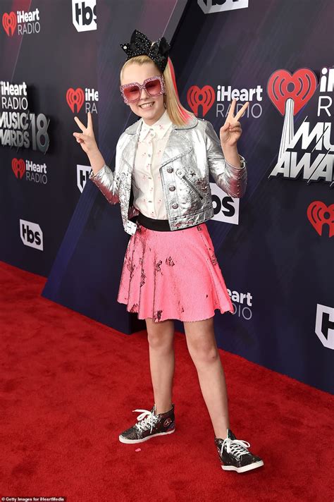 Jojo Siwa S Wild Lesbian Romp In New Music Video Dance Moms Star Turned Bad Girl Shocks Fans
