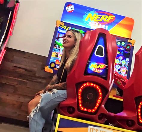 Thick Latina At Arcade Tight Jeans Forum