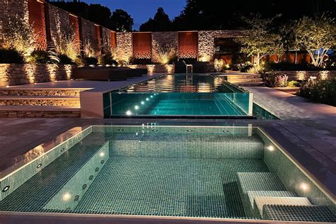 Distinctive infinity pool design in Surrey - Pilgrims Way