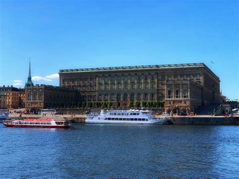 The Royal Palace in Stockholm - one of the largest palaces in Europe ...