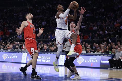 Knicks Hold Off Derozan Bulls For 4th Straight Win Ap News