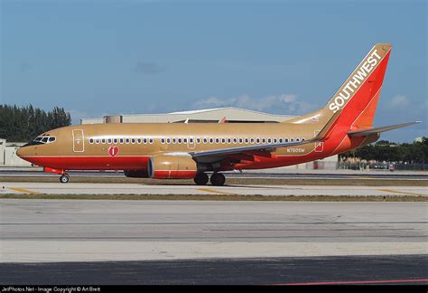 N760SW Boeing 737 7H4 Southwest Airlines Art Brett JetPhotos