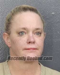 Recent Booking Mugshot For Andrea Lauren Bennett In Broward County