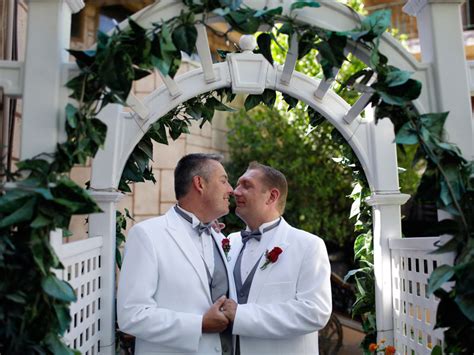 Nevada Issues 255 Gay Marriage Licenses In 1 Week Capradio Org