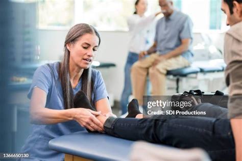 62255 Physiotherapie Stock Photos High Res Pictures And Images