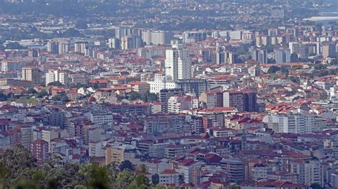 MASIFICACIÓN TURÍSTICA GALICIA Inquilinos aplauden el límite a pisos