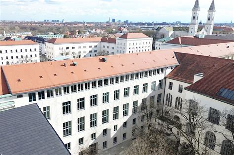 Sanierungsarbeiten Hauptgeb Ude Lmu M Nchen