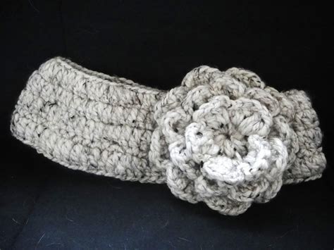 TristinandCompany: Crocheted ear warmer with flower