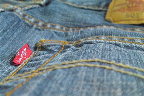 I Levi S 501 Compiono 150 Anni La Storia Dei Jeans Diventati Leggenda