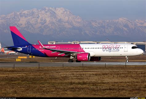 9H WAT Wizz Air Malta Airbus A321 271NX At Milan Malpensa Photo