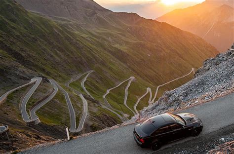 Stelvio Pass - Mountain pass in the Italian Alps, Italy | Colcorsa